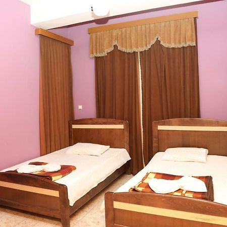 Hotel Villa Kabashi Korça Exteriör bild