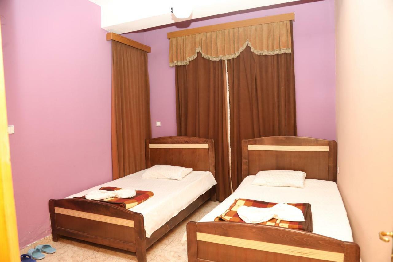 Hotel Villa Kabashi Korça Exteriör bild