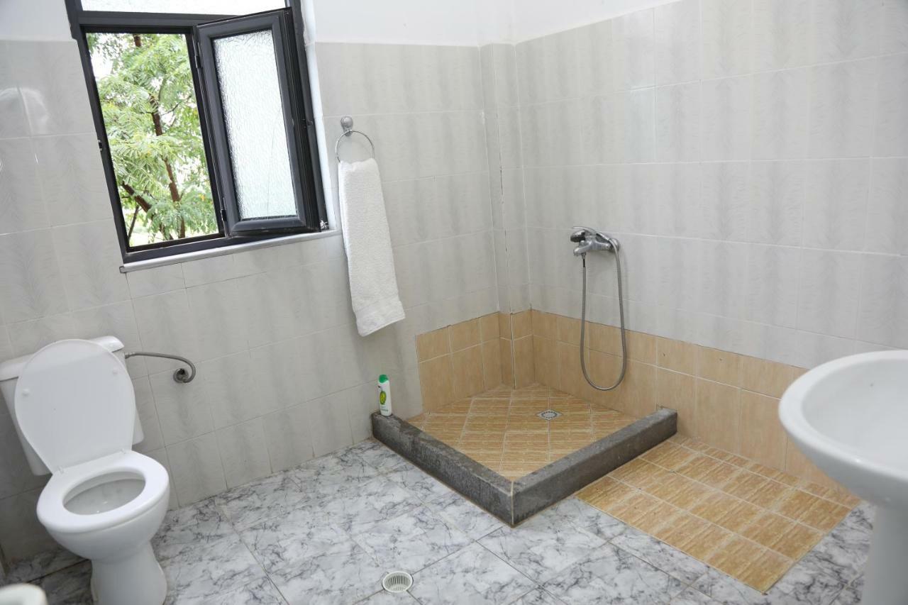 Hotel Villa Kabashi Korça Exteriör bild