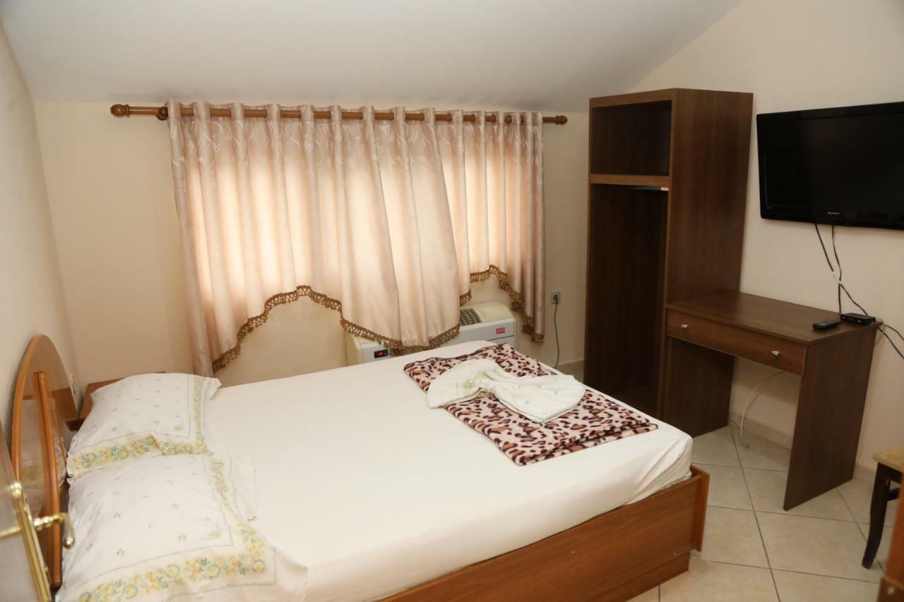 Hotel Villa Kabashi Korça Exteriör bild